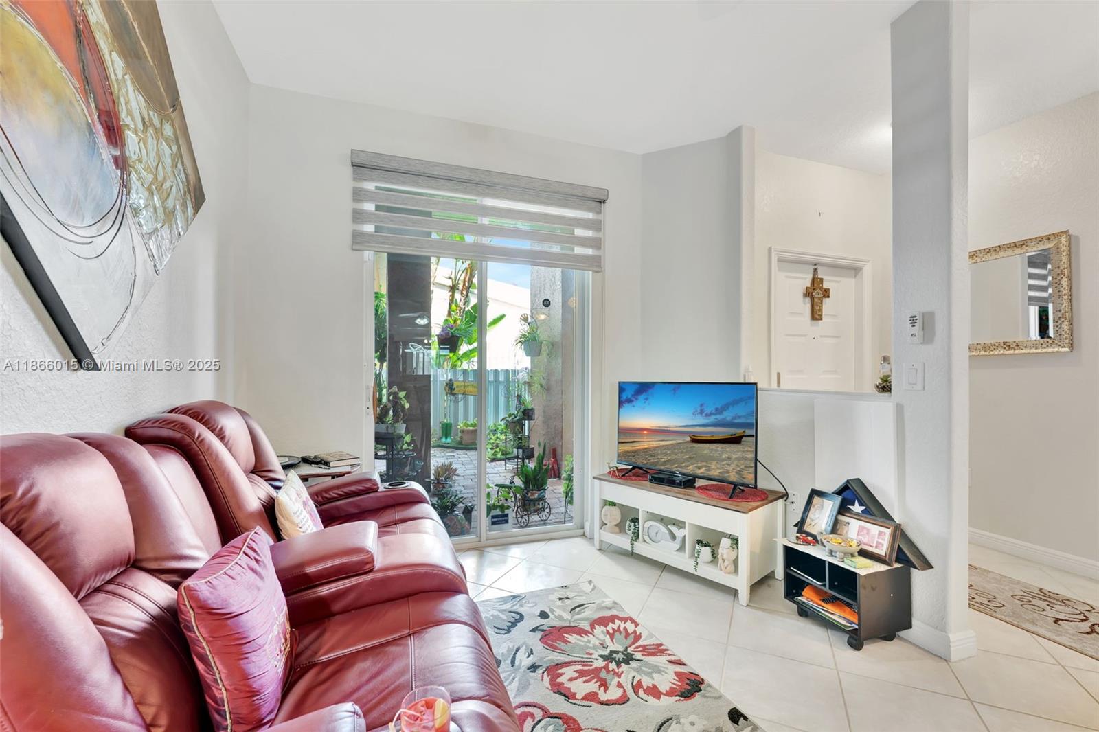 SOUTHAMPTON CONDOMINIUM E - Residential