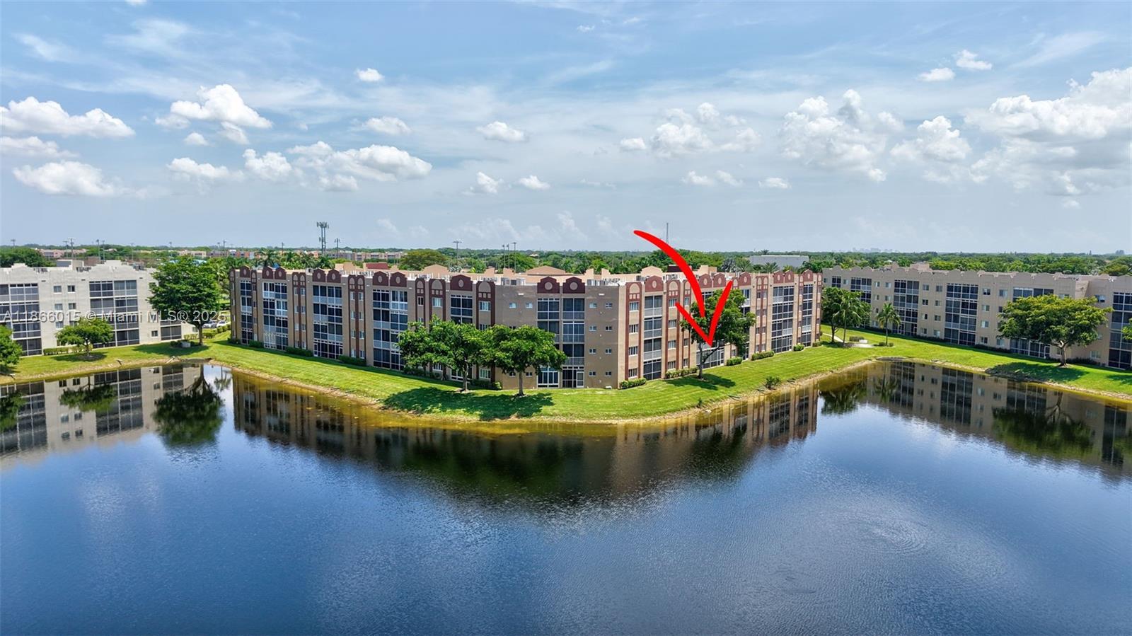 SOUTHAMPTON CONDOMINIUM E - Residential