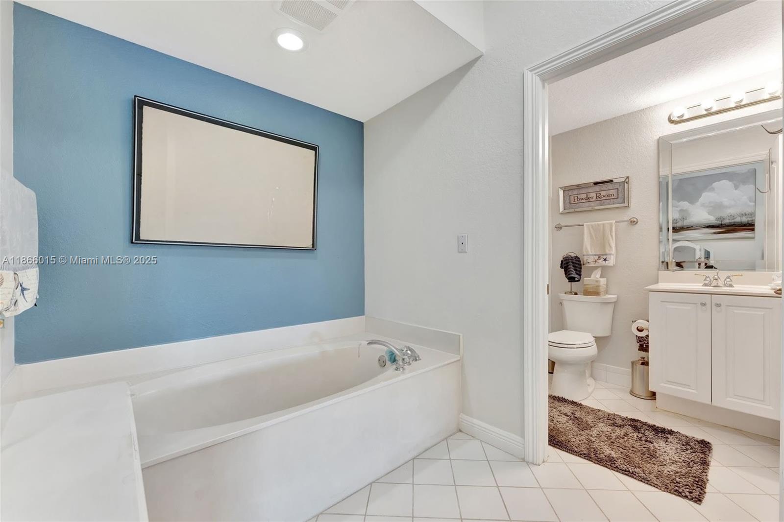 SOUTHAMPTON CONDOMINIUM E - Residential