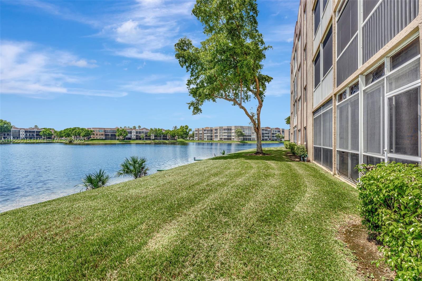 SOUTHAMPTON CONDOMINIUM E - Residential