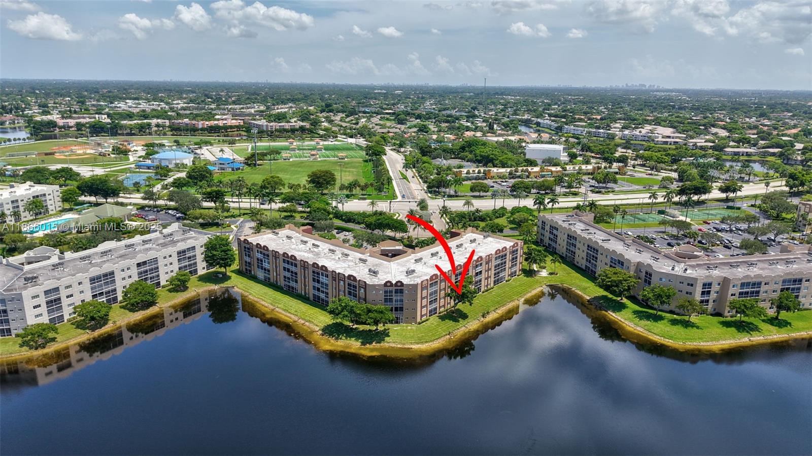 SOUTHAMPTON CONDOMINIUM E - Residential