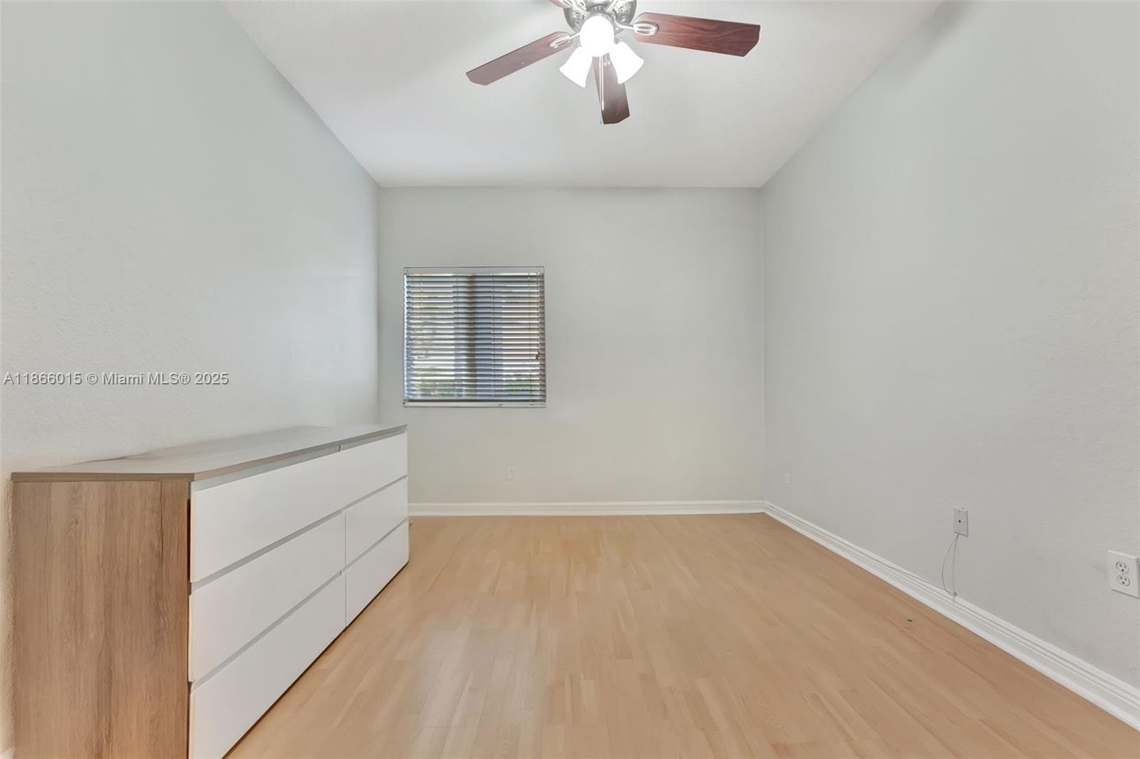 SOUTHAMPTON CONDOMINIUM E - Residential