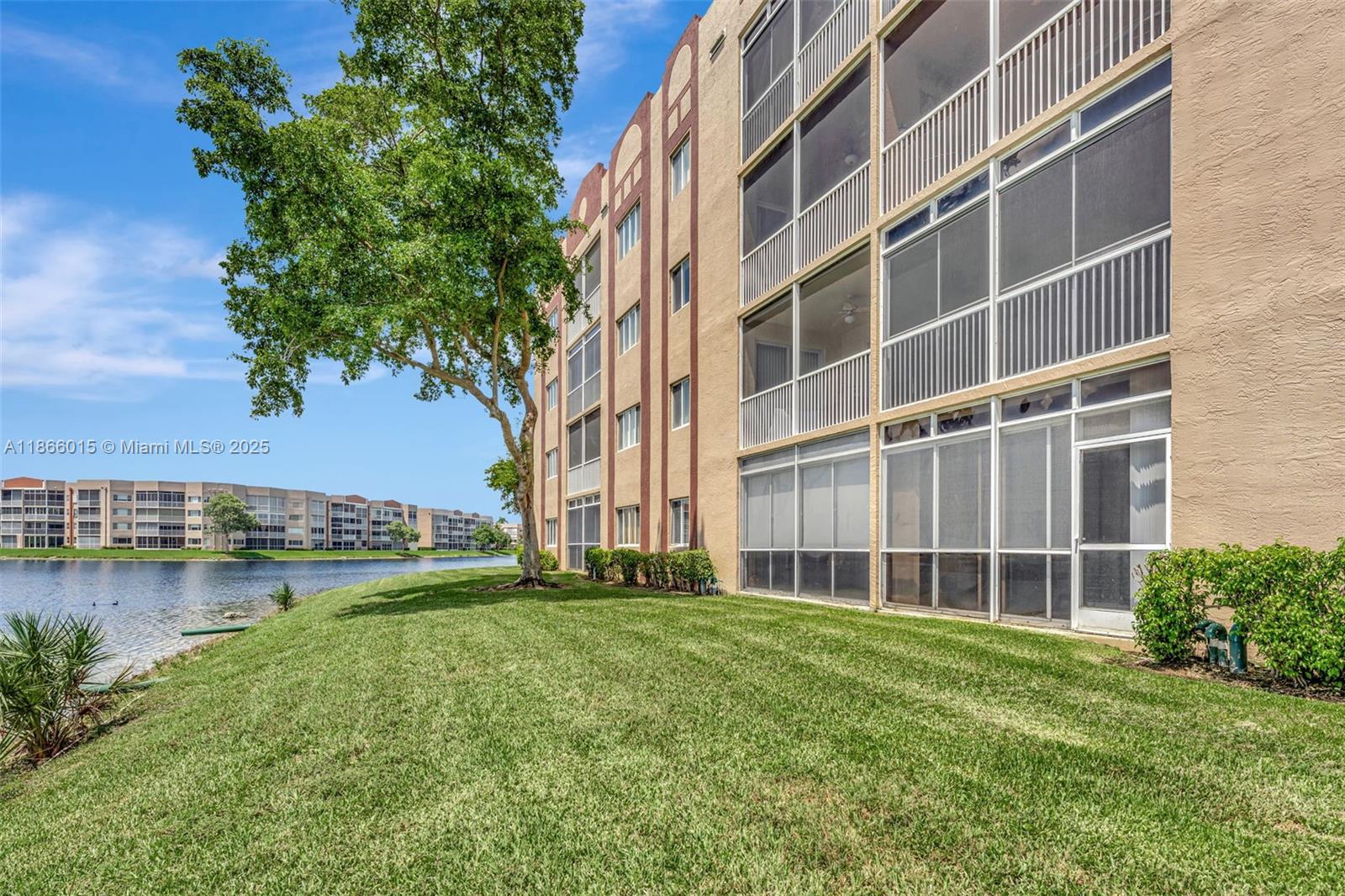 SOUTHAMPTON CONDOMINIUM E - Residential