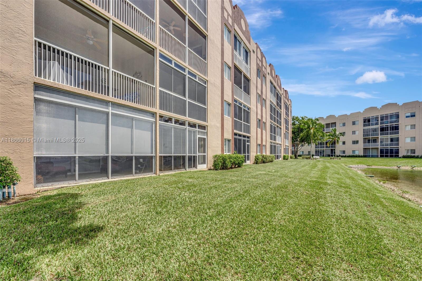 SOUTHAMPTON CONDOMINIUM E - Residential