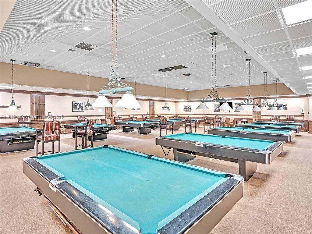 SOUTHAMPTON CONDOMINIUM E - Residential