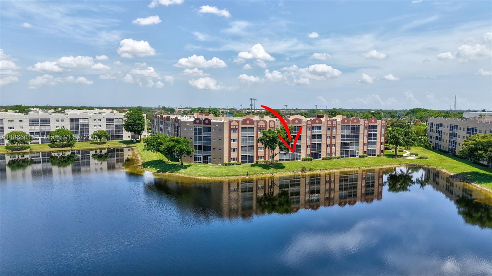 SOUTHAMPTON CONDOMINIUM E - Residential