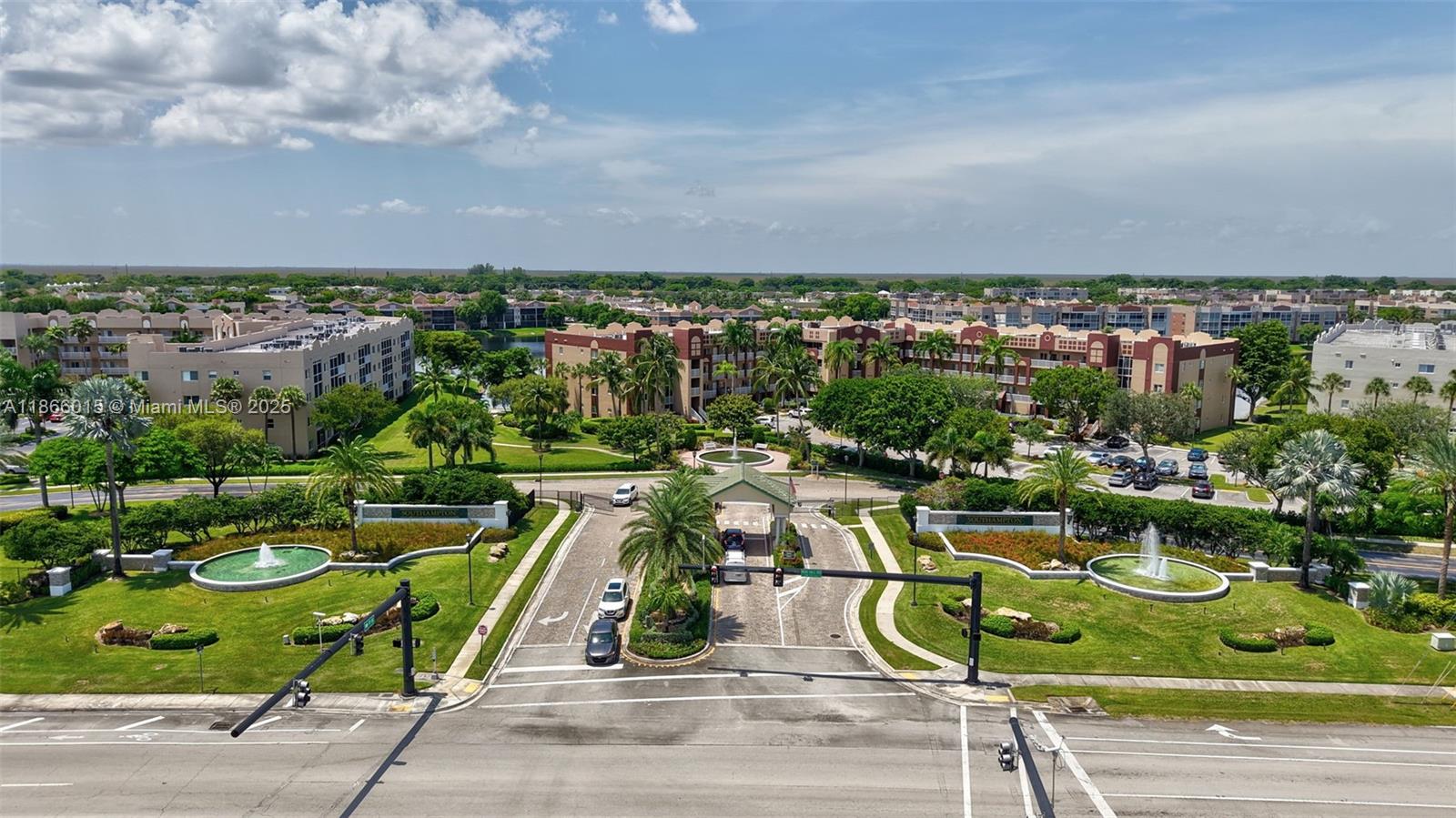 SOUTHAMPTON CONDOMINIUM E - Residential