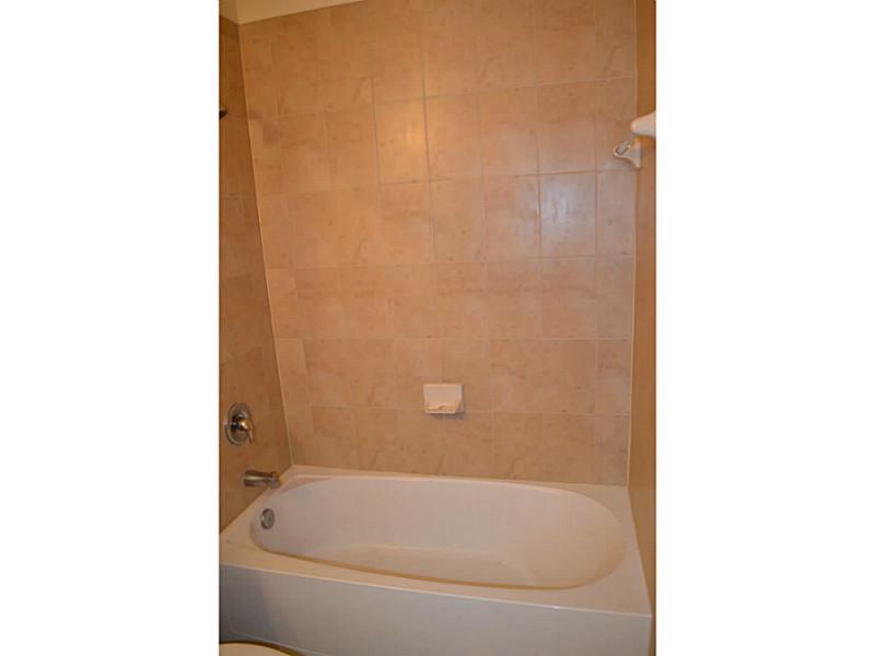 KENDALL SQUARE - Residential Lease