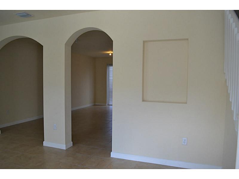KENDALL SQUARE - Residential Lease