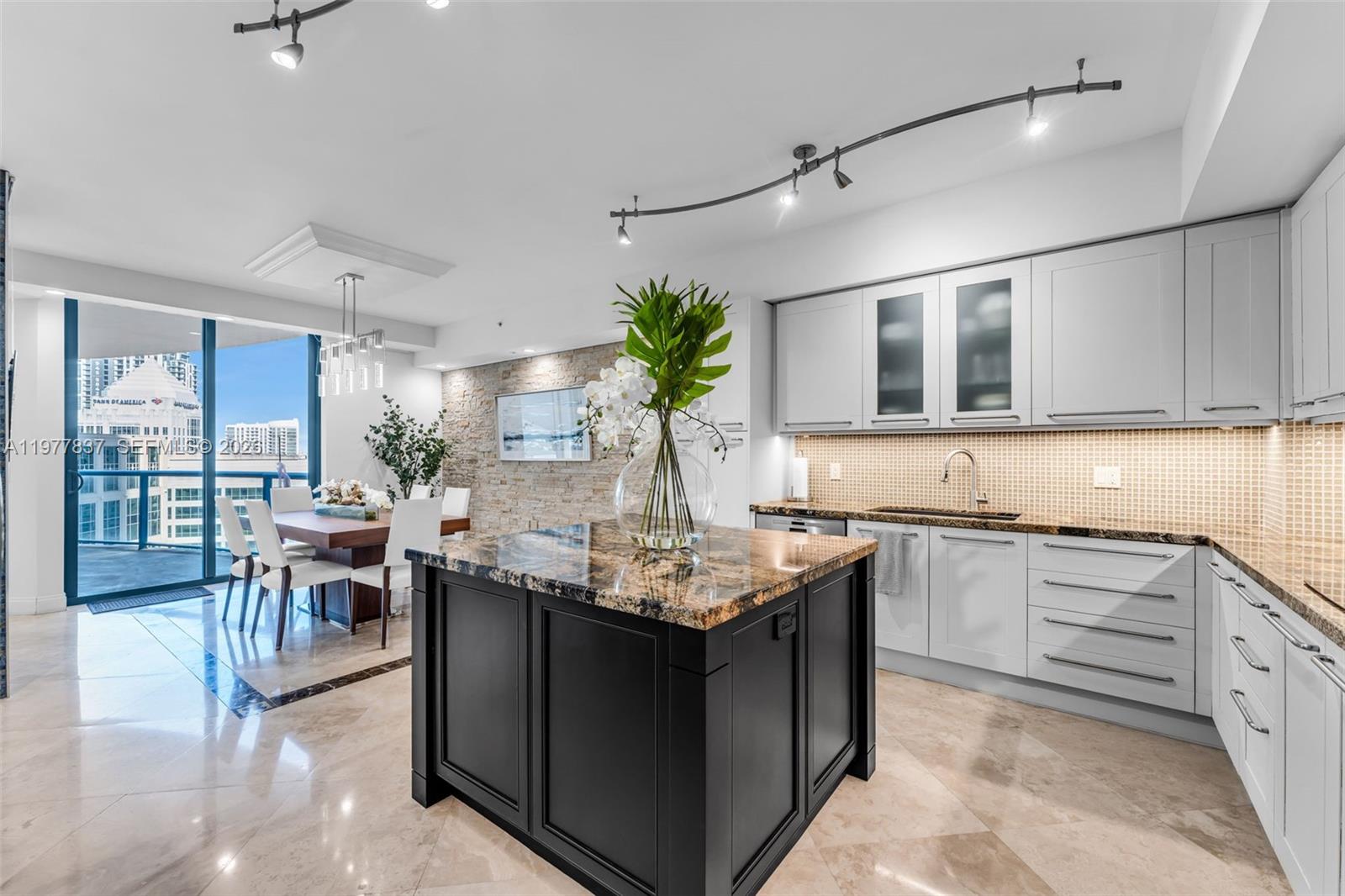 LAS OLAS RIVER HOUSE COND - Residential