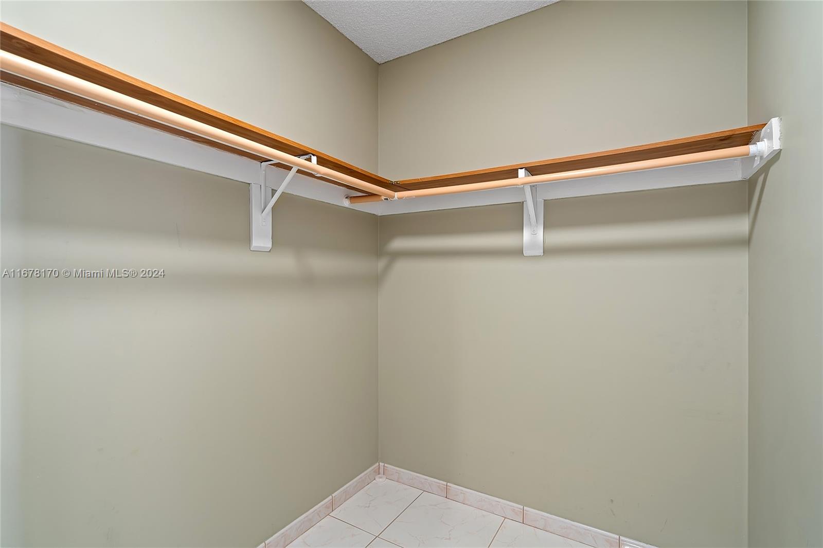WINSTON TOWERS 100 CONDO - Residential Lease