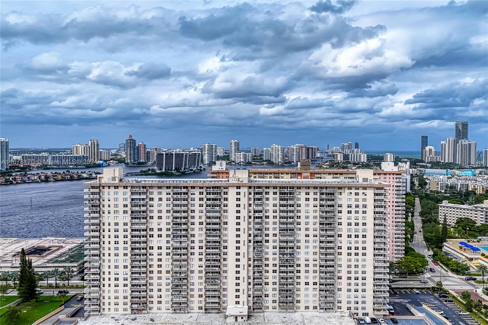 WINSTON TOWERS 100 CONDO - Residential Lease