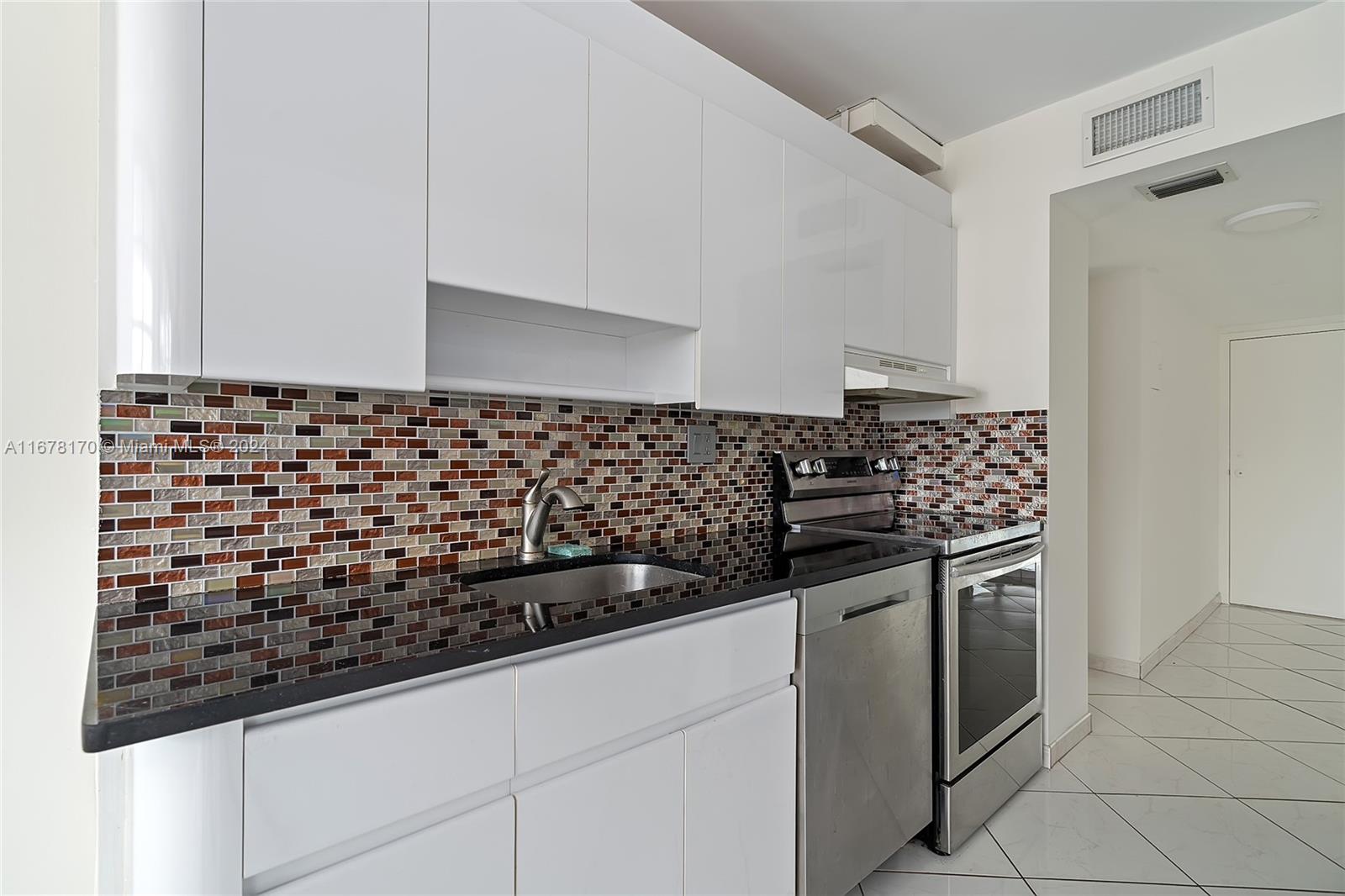 WINSTON TOWERS 100 CONDO - Residential Lease