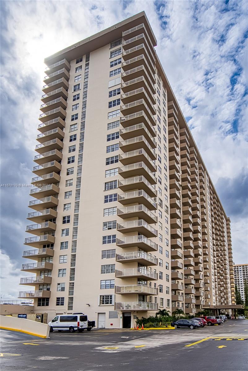 WINSTON TOWERS 100 CONDO - Residential Lease