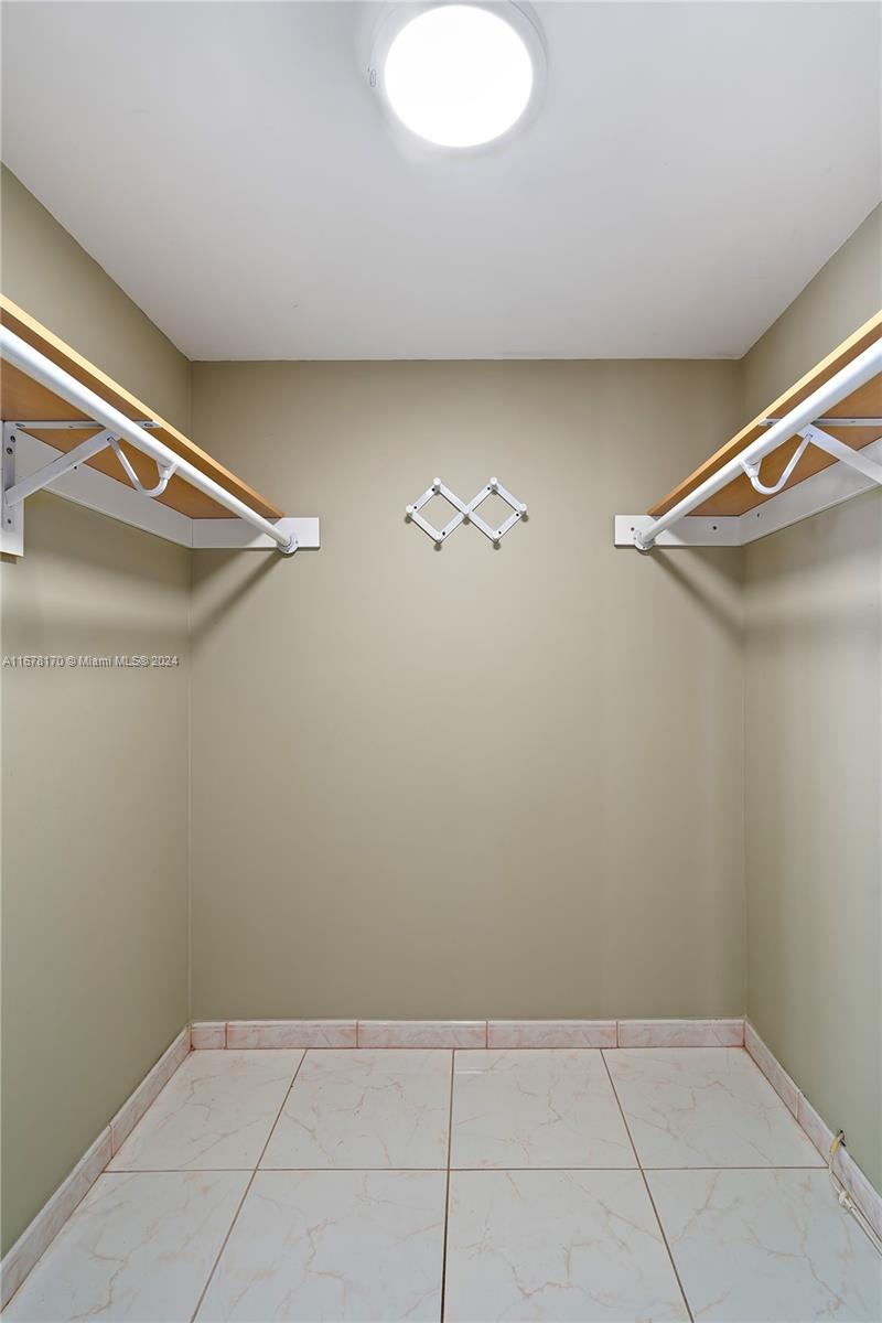 WINSTON TOWERS 100 CONDO - Residential Lease