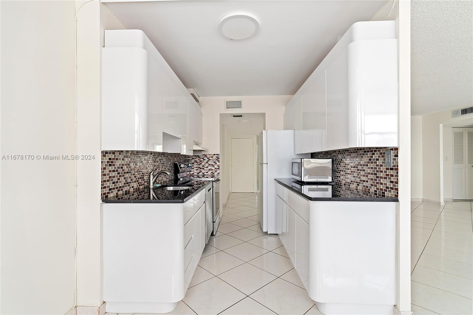 WINSTON TOWERS 100 CONDO - Residential Lease