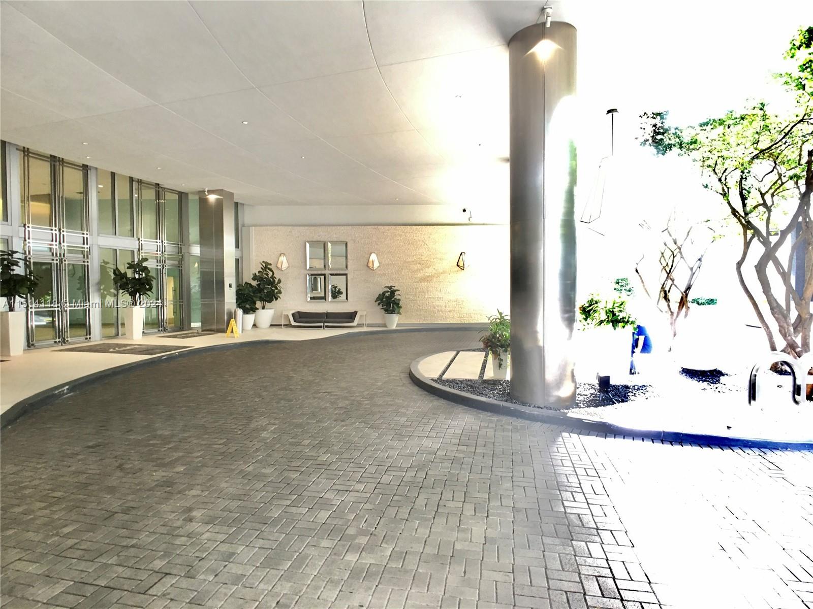 Spectacular 1 Bed/1 Bath Condo in 'THE MINT'. This unit has brand new appliances. Porcelana Floors throughout, beautiful glazed glass sliding door to master bedroom. European kitchen with granite counter tops. A balcony to enjoy city viwes and sunsets. Freshly painted. This Luxurious and High End Mint building features a lot of amenities as: Infinity-Edge Pools/Steam rooms/Saunas/Whirlpool Spas/MassageRoom/Billards/Fitness Gym/Business Center/24 horas Concierge and Valet. One Assigned parking space. One or more years agreement available. No Pets/ No Smokers.