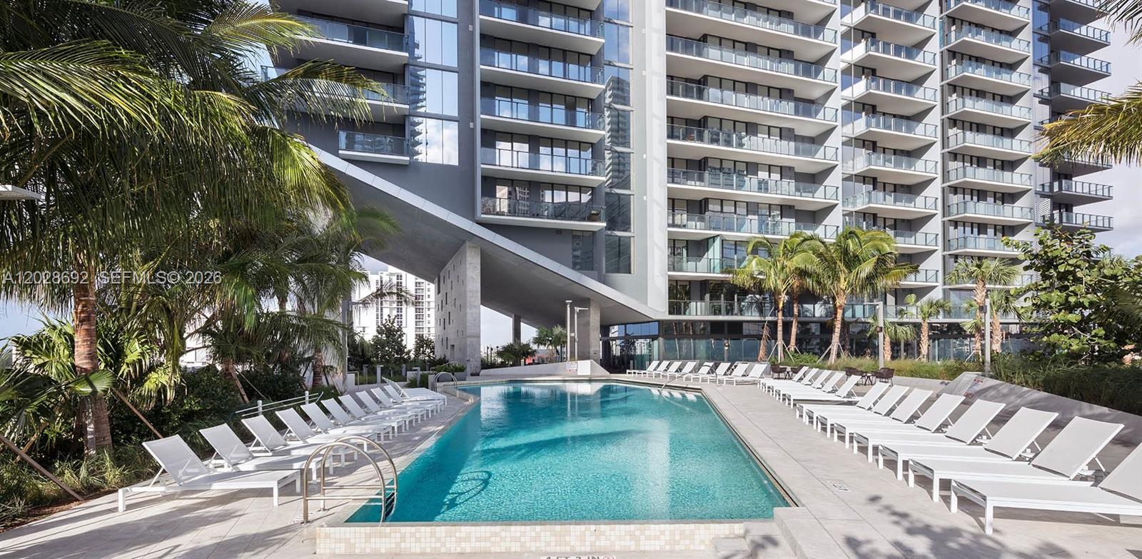 RISE CONDO - Residential