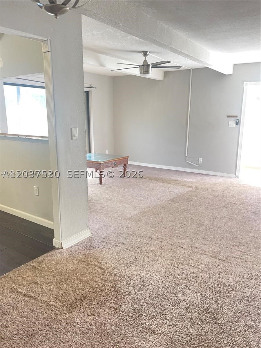 VILLAGE TOWNHOUSE POMPANO - Residential