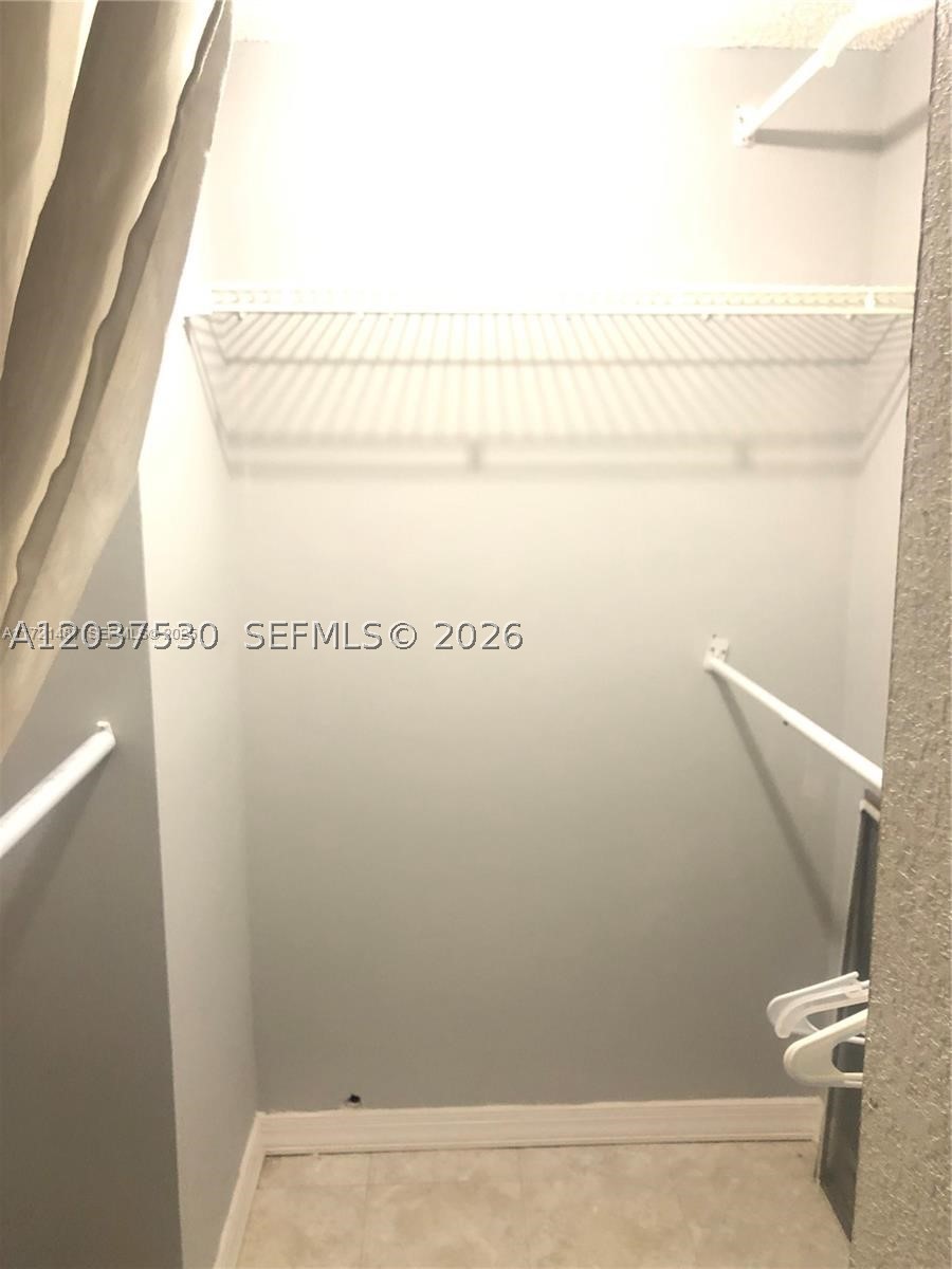 VILLAGE TOWNHOUSE POMPANO - Residential