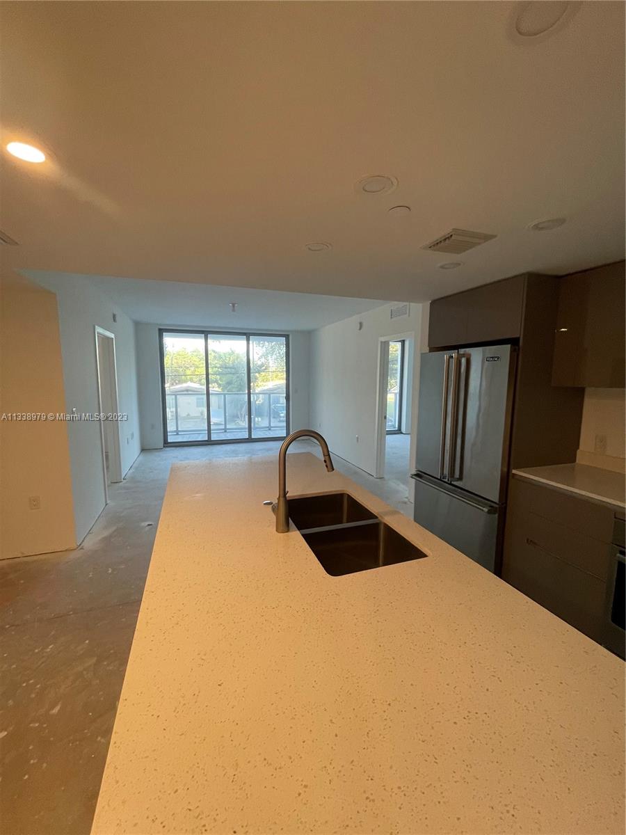 THE HIGHLANDS CONDO - Residential