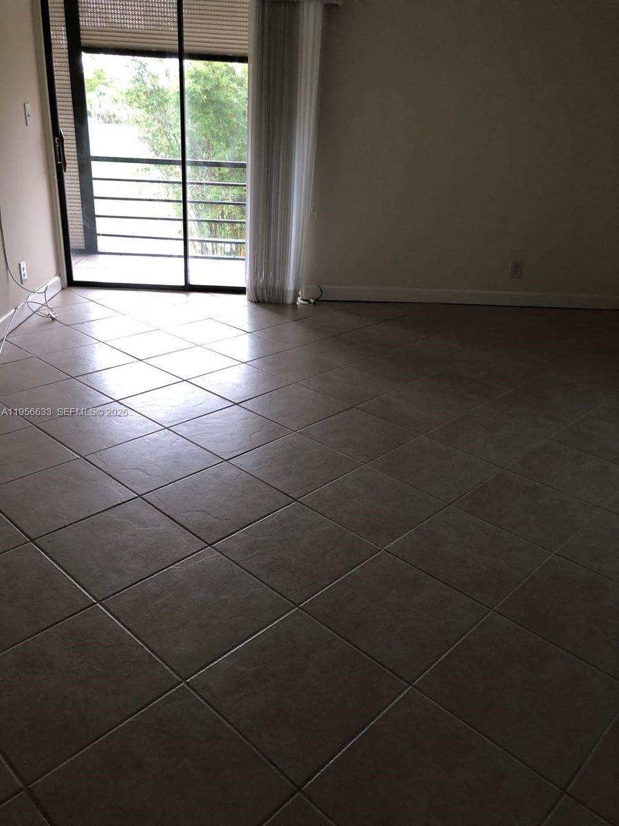 EMERALD HILLS C C APTS CO - Residential