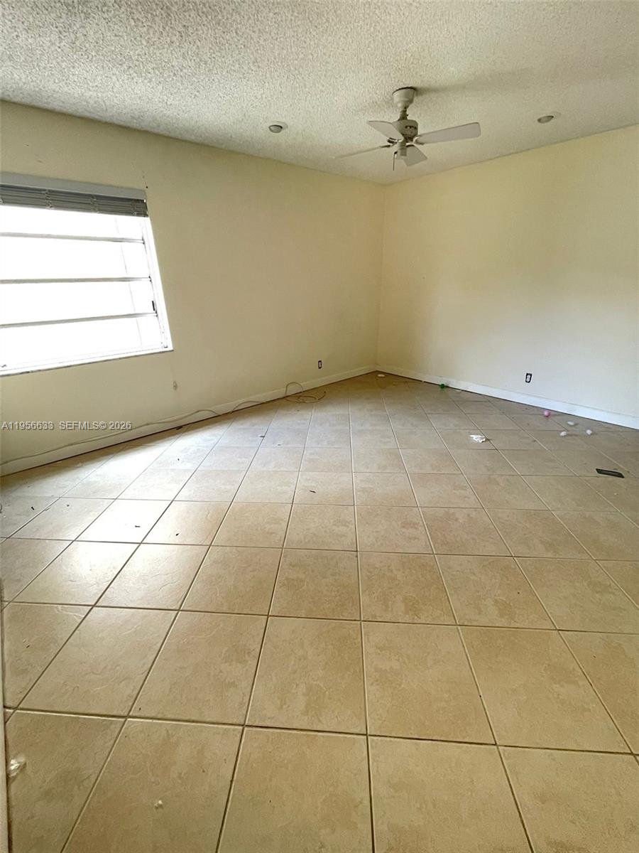 EMERALD HILLS C C APTS CO - Residential