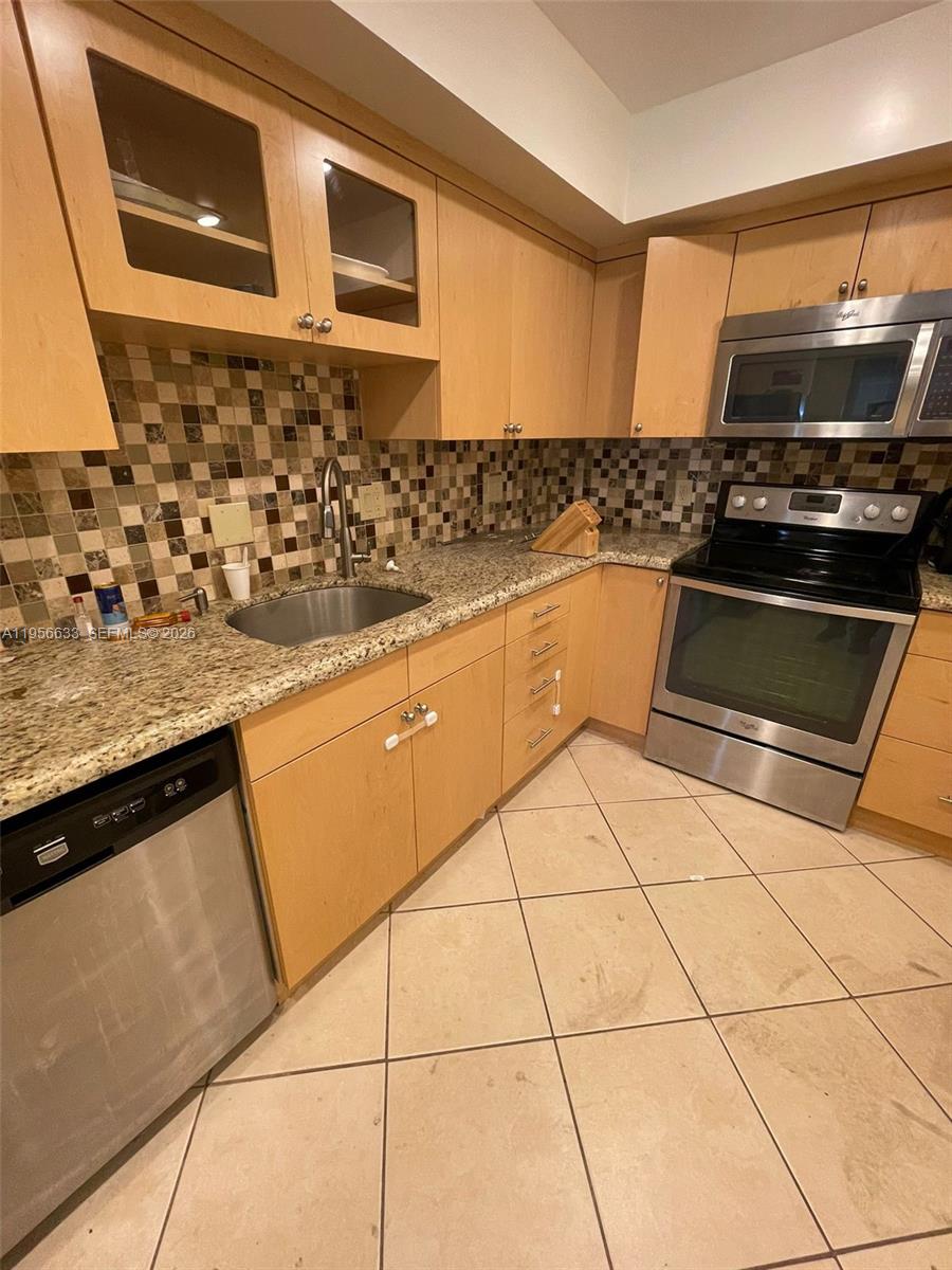 EMERALD HILLS C C APTS CO - Residential