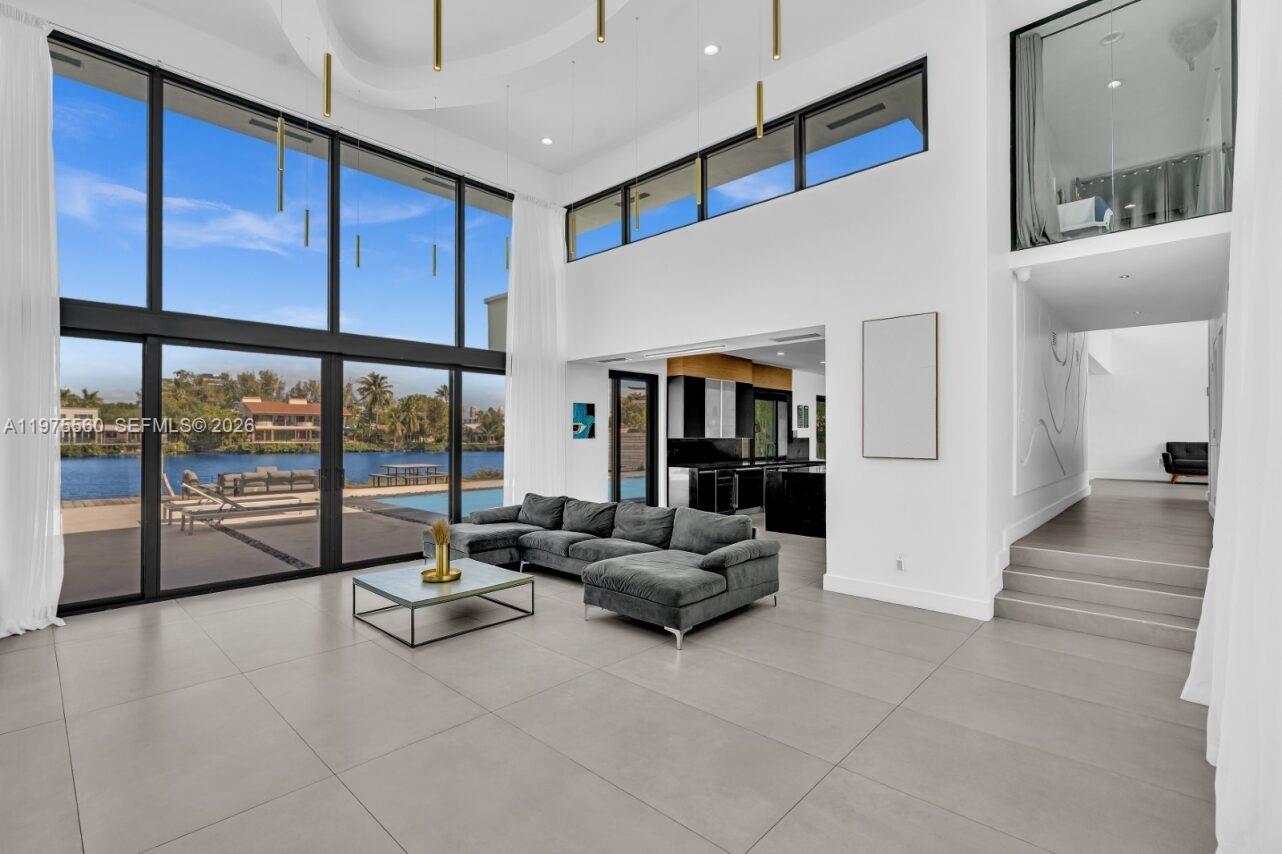 RAINTREE LAKE SEC THREE - Residential