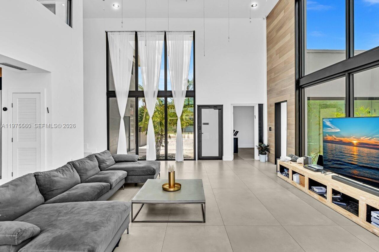 RAINTREE LAKE SEC THREE - Residential