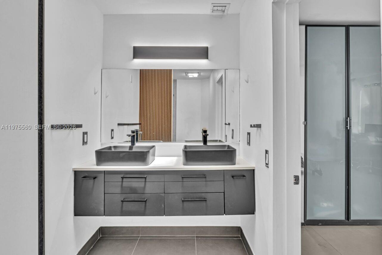 RAINTREE LAKE SEC THREE - Residential