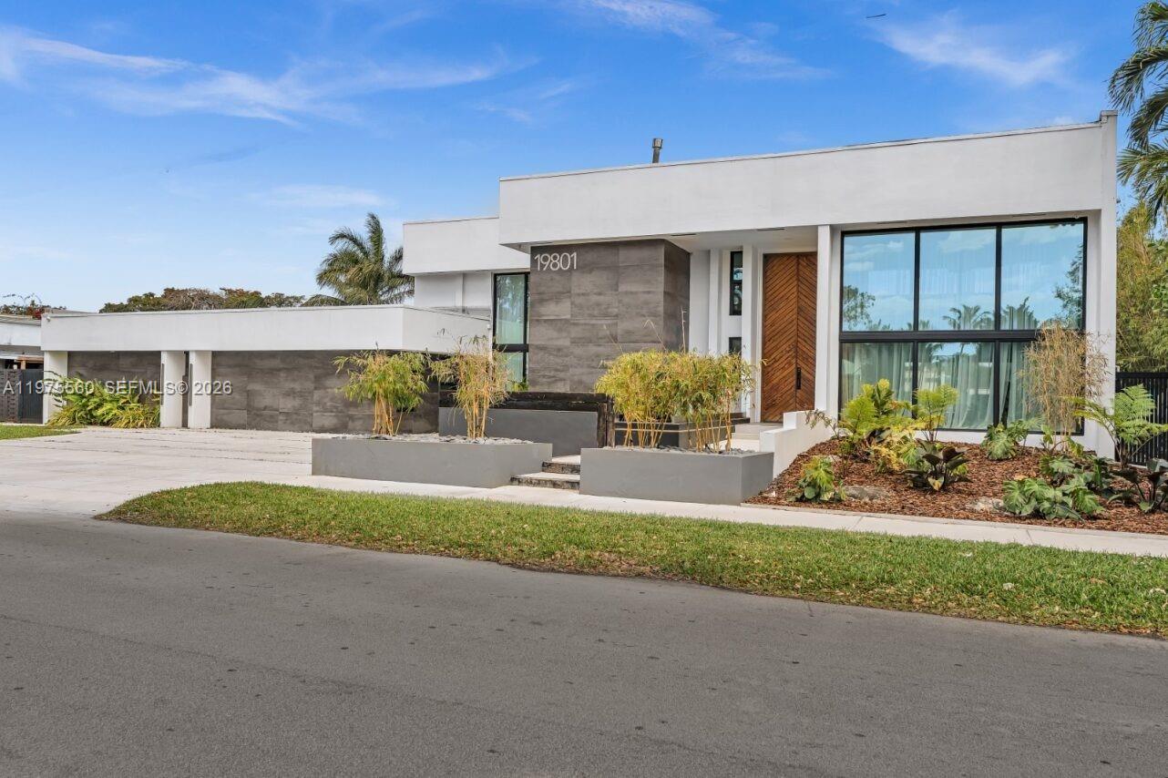 RAINTREE LAKE SEC THREE - Residential