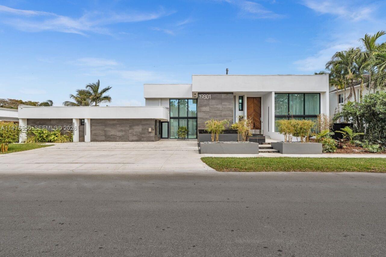 RAINTREE LAKE SEC THREE - Residential