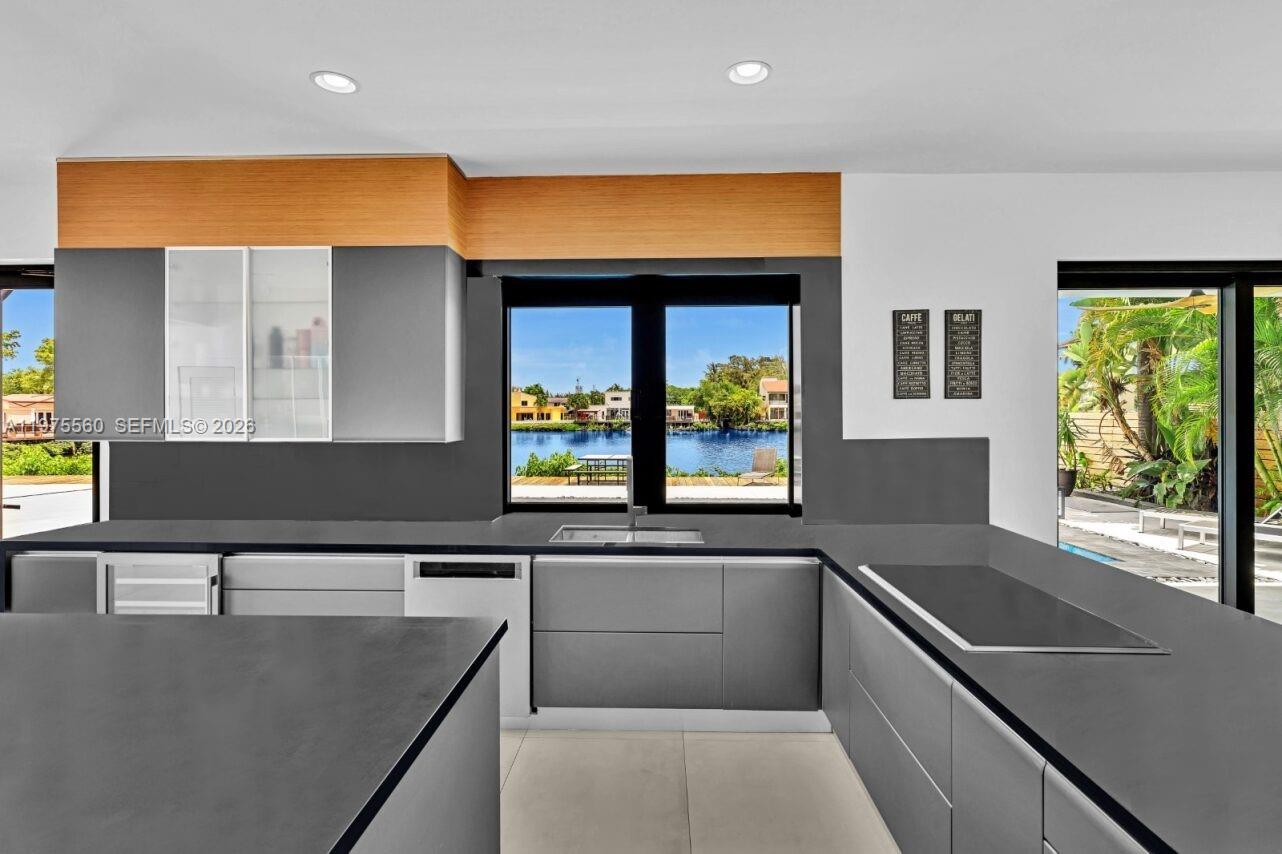 RAINTREE LAKE SEC THREE - Residential