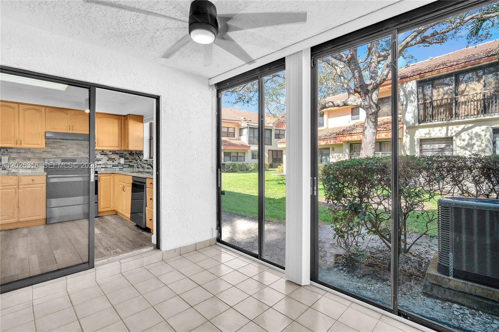 EMERALD OAKS 2 CONDO - Residential Lease