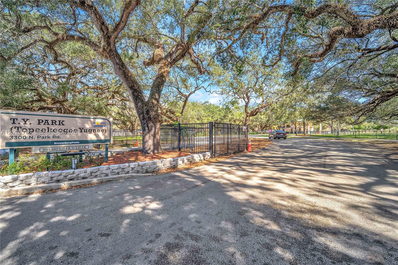 EMERALD OAKS 2 CONDO - Residential Lease