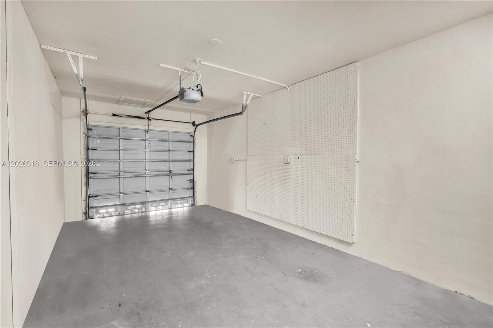 EMERALD OAKS 2 CONDO - Residential Lease