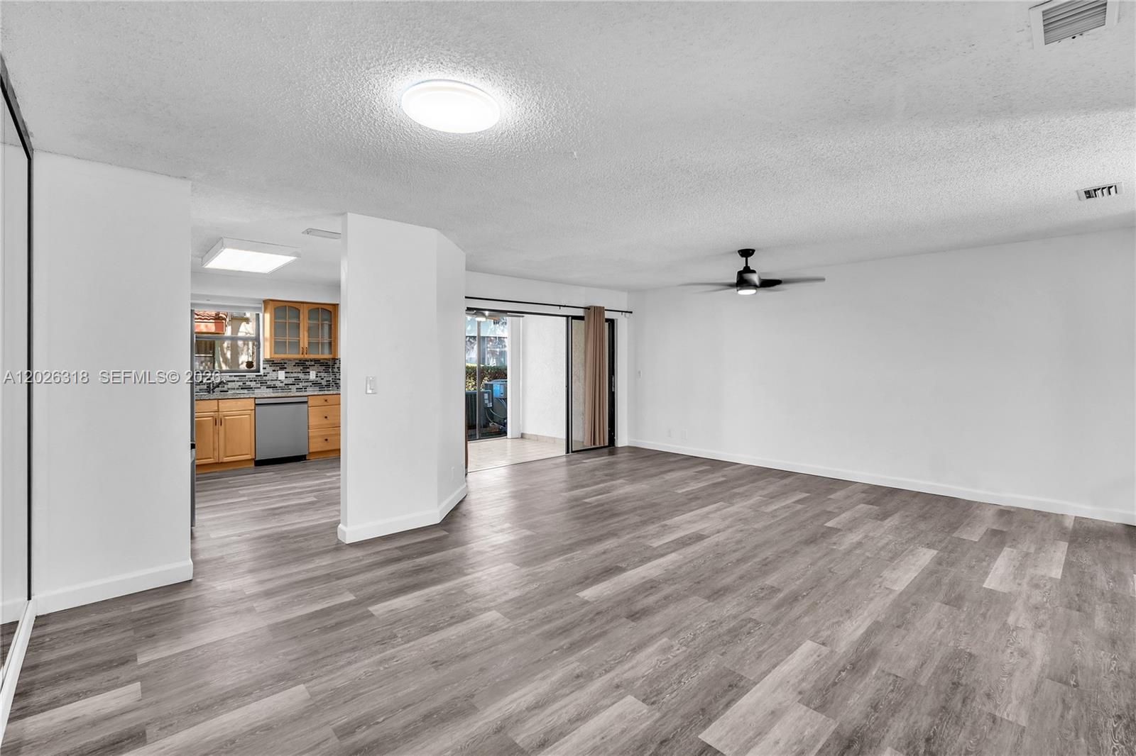 EMERALD OAKS 2 CONDO - Residential Lease
