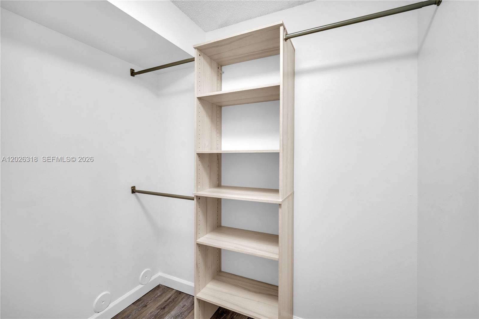 EMERALD OAKS 2 CONDO - Residential Lease