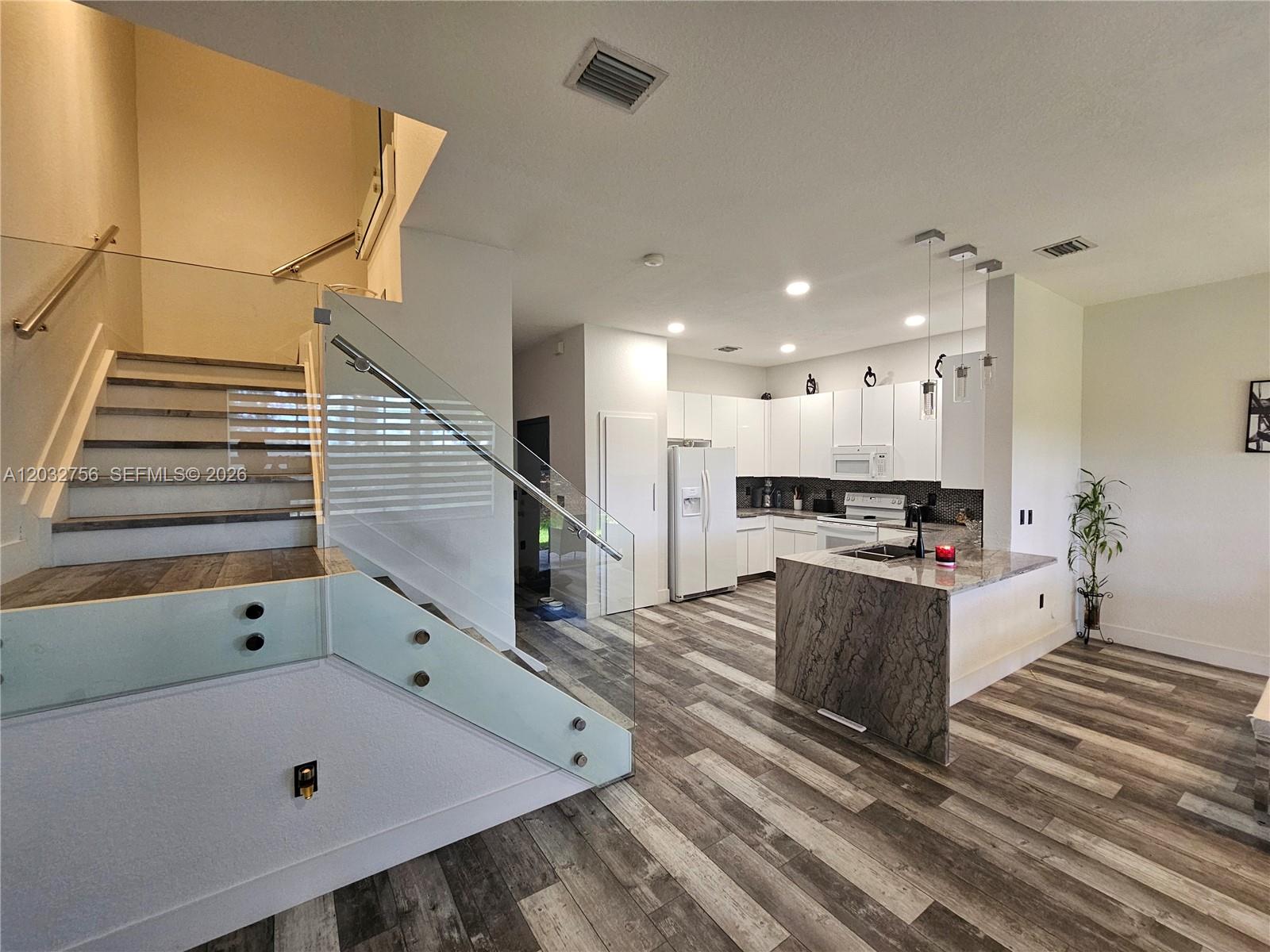 SILVER FALLS POD - Residential