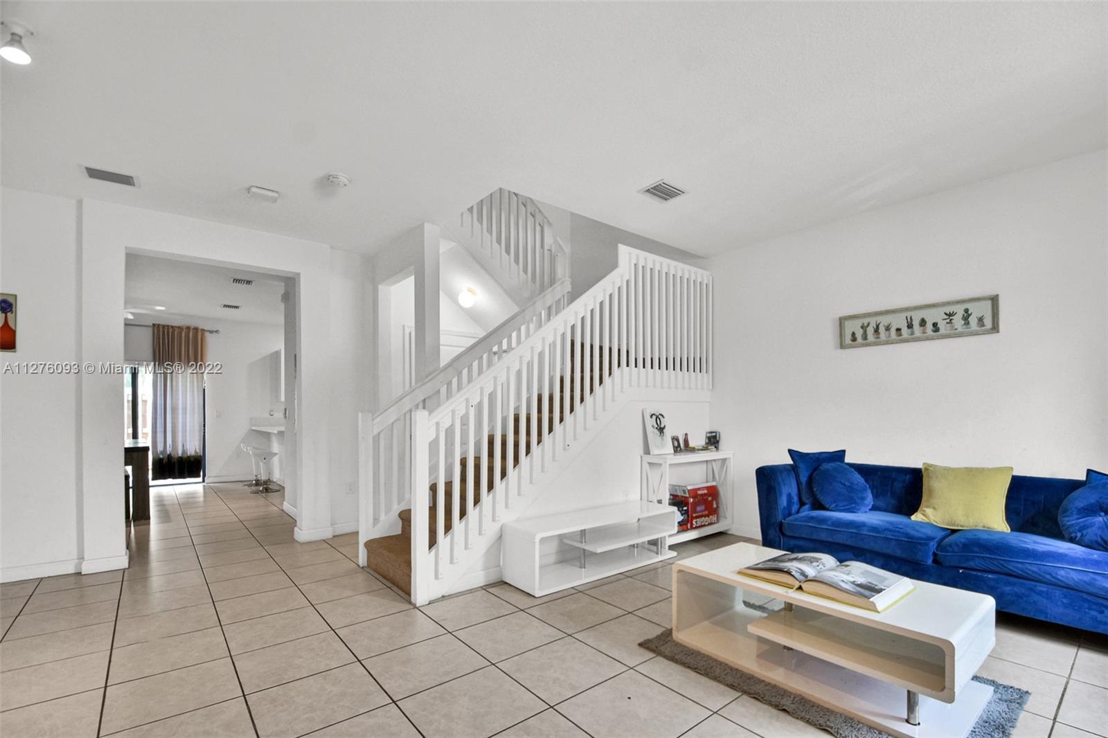 VIA VENTURA NEIGHBORHOOD - Residential