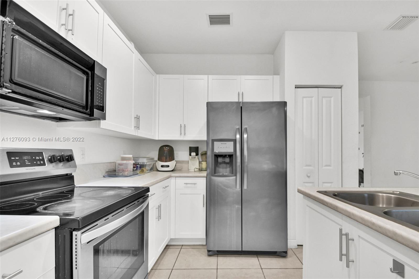 VIA VENTURA NEIGHBORHOOD - Residential