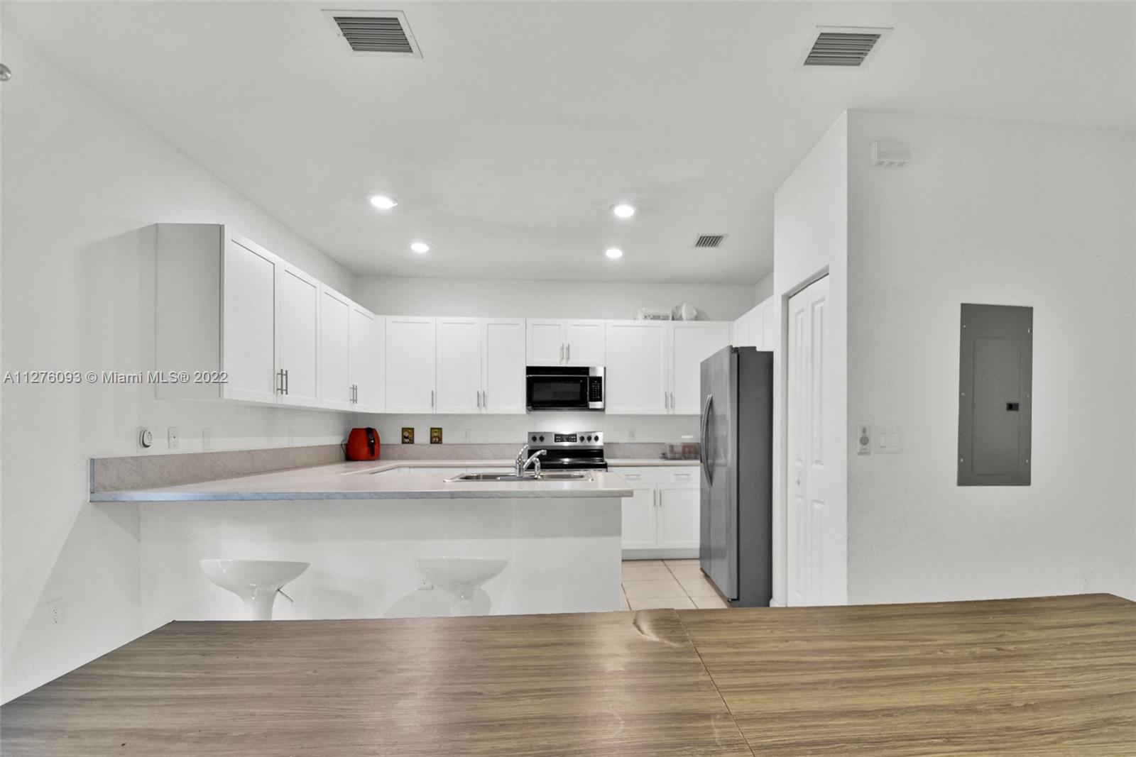 VIA VENTURA NEIGHBORHOOD - Residential