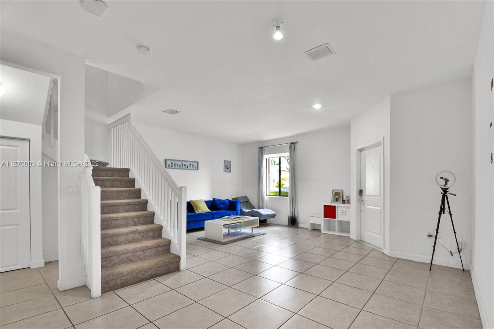 VIA VENTURA NEIGHBORHOOD - Residential