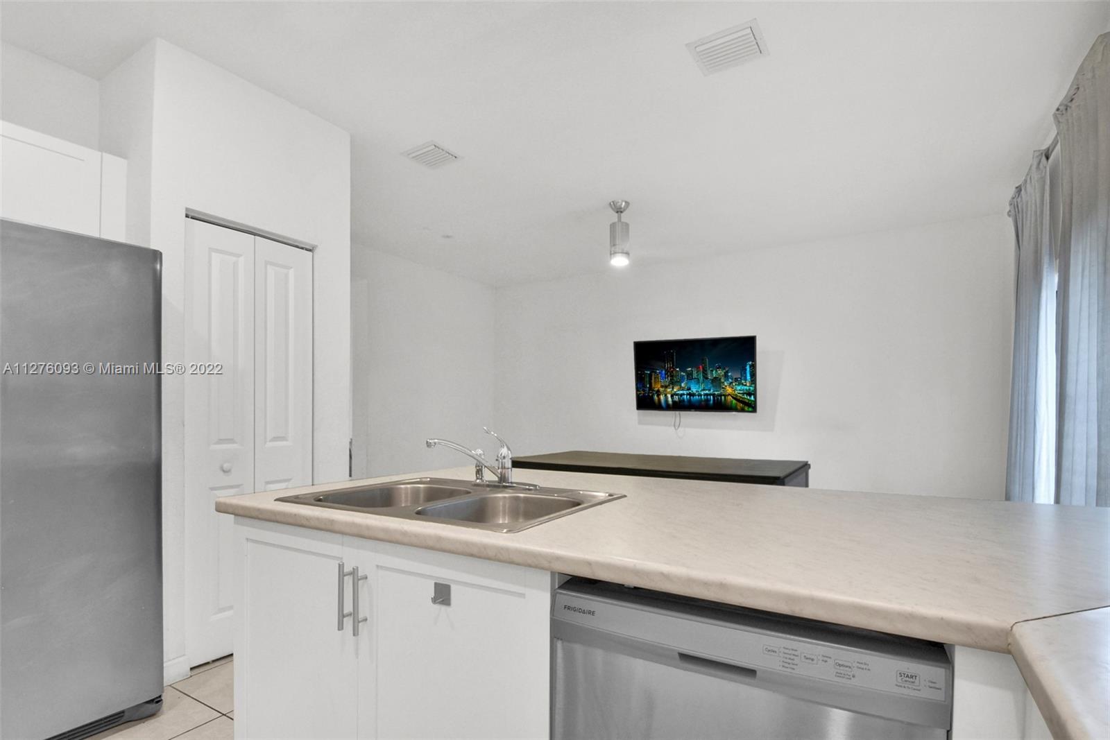 VIA VENTURA NEIGHBORHOOD - Residential