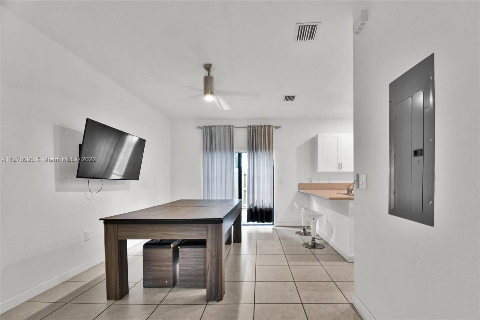 VIA VENTURA NEIGHBORHOOD - Residential