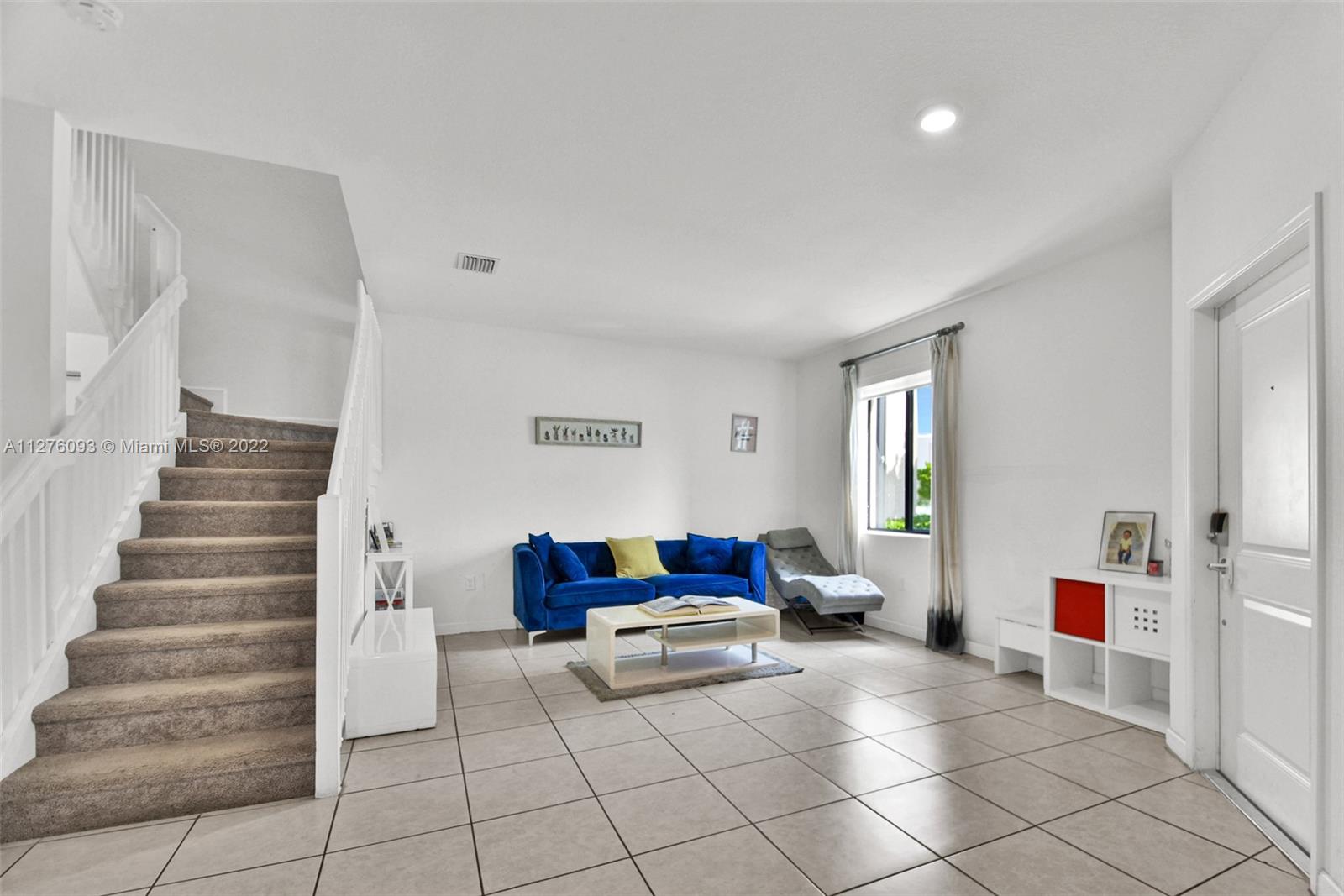 VIA VENTURA NEIGHBORHOOD - Residential