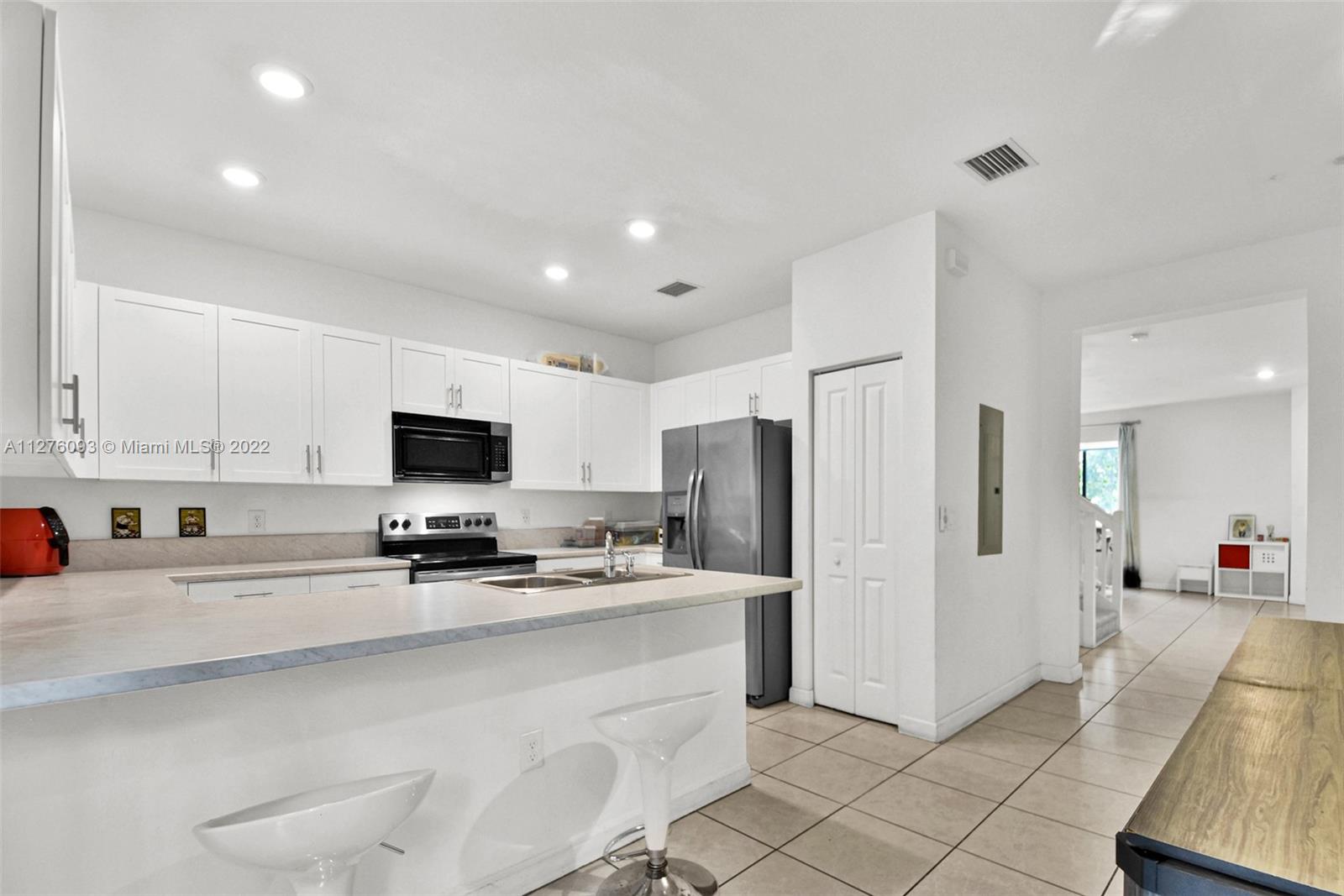 VIA VENTURA NEIGHBORHOOD - Residential