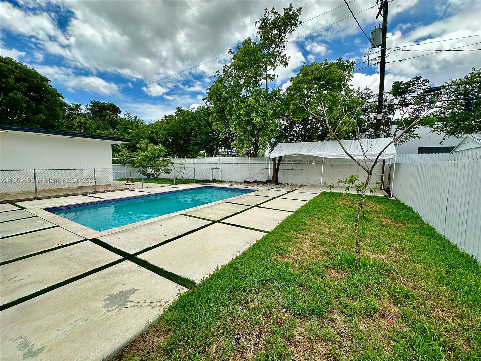 BREEZY ACRES - Residential Lease