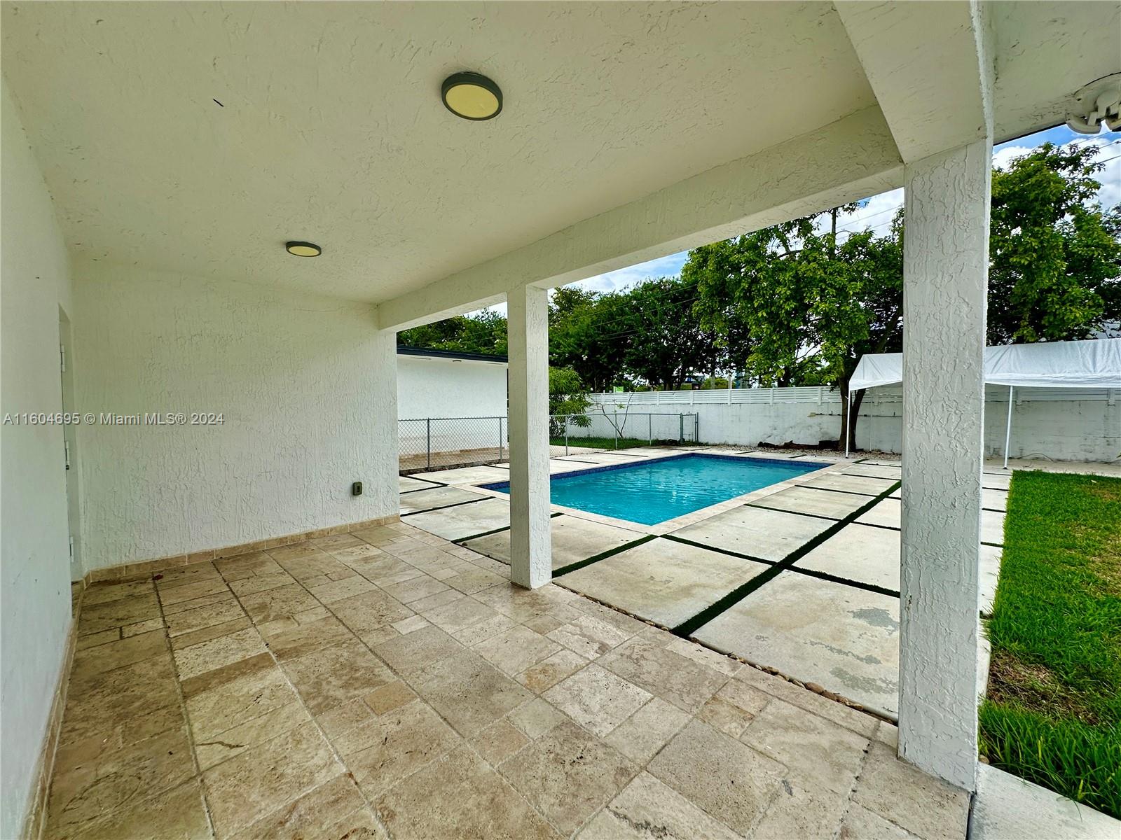 BREEZY ACRES - Residential Lease